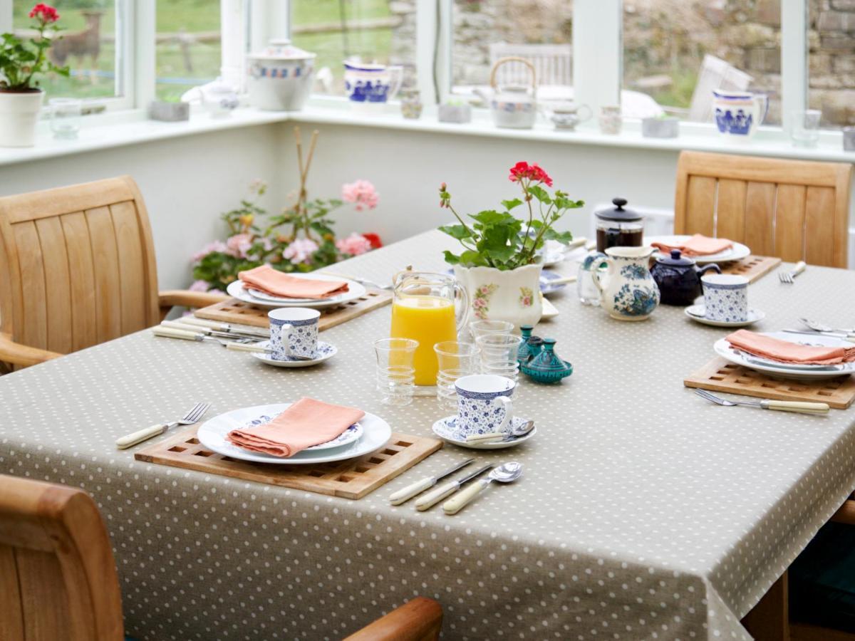 Bed and Breakfast Higher Tresmorn Farm Crackington Haven Exterior foto